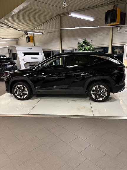 Hyundai Tucson 2 of 4