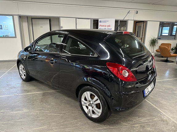 Opel Corsa 2 of 5