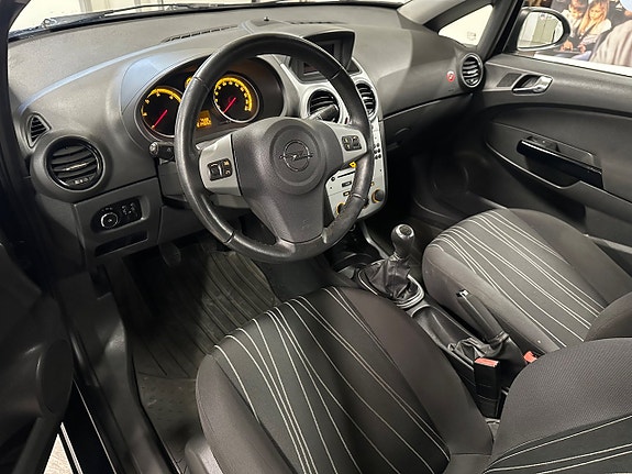 Opel Corsa 8 of 13