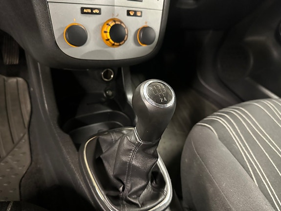 Opel Corsa 10 of 13