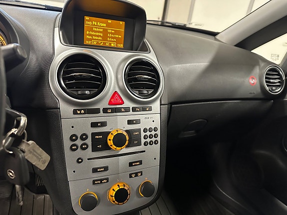 Opel Corsa 11 of 13