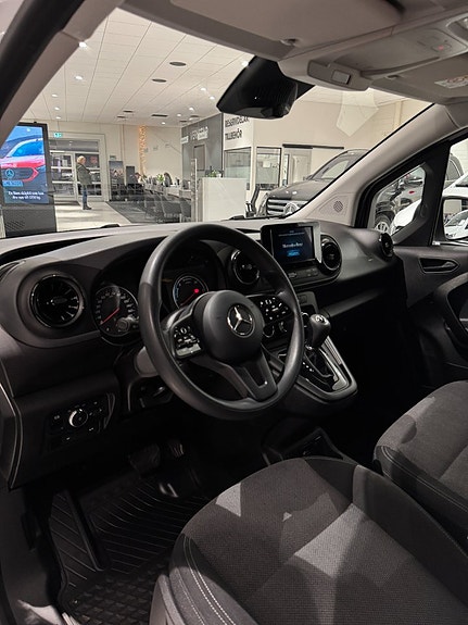 Mercedes-Benz eCitan 3 of 5