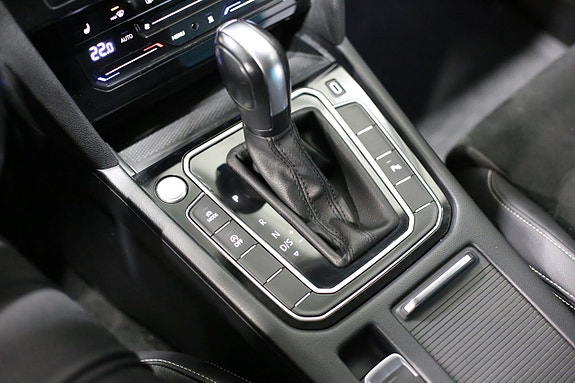 Volkswagen Passat 25 of 25