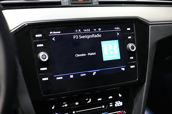Volkswagen Passat 19 of 25