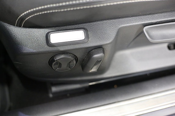 Volkswagen Passat 16 of 25