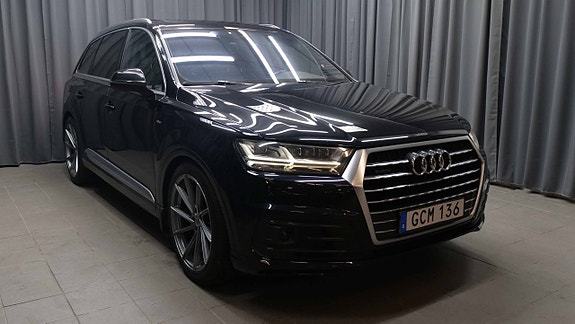 Audi Q7 4 of 5