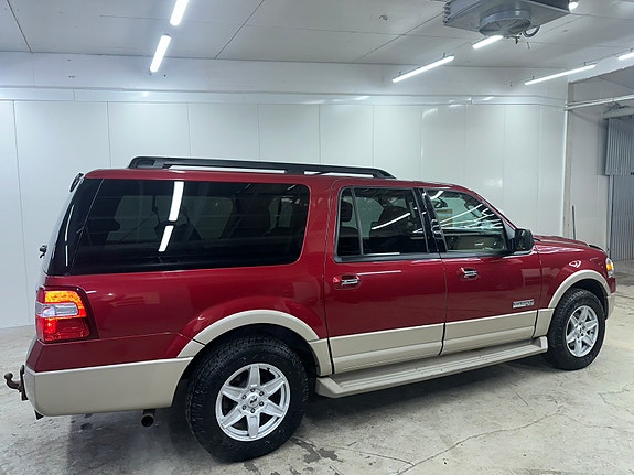 Ford Expedition 3 of 5