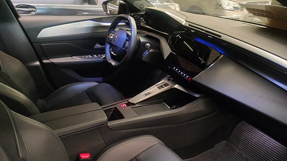 Peugeot 408 8 of 10