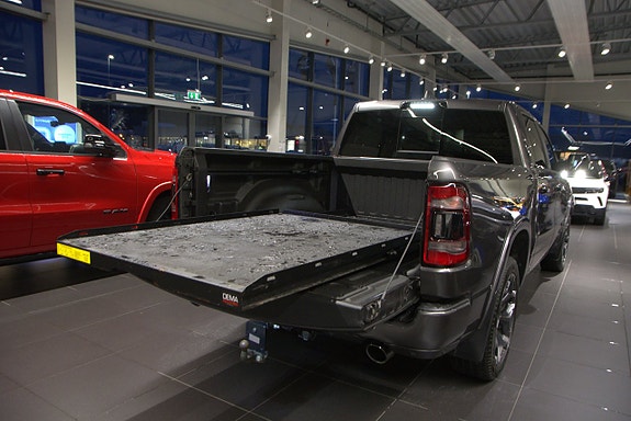 Dodge RAM 1500 9 of 18