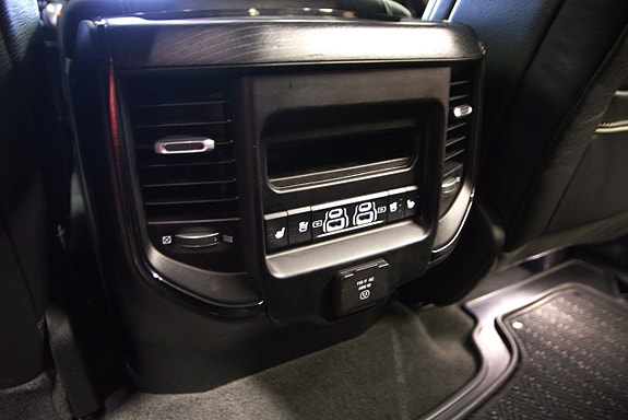 Dodge RAM 1500 17 of 18