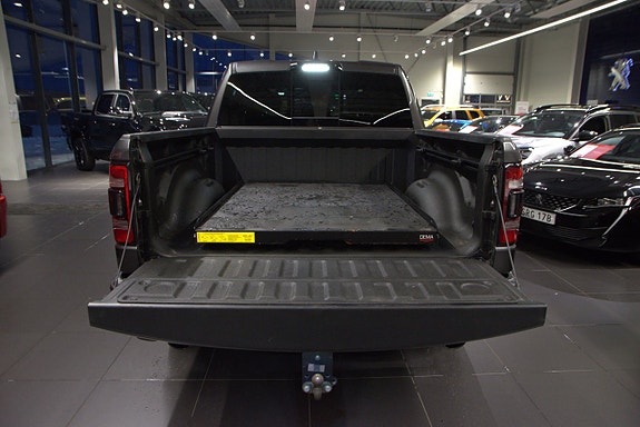 Dodge RAM 1500 8 of 18