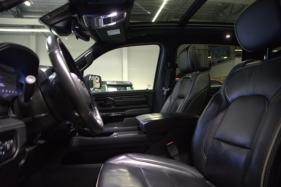 Dodge RAM 1500 12 of 18
