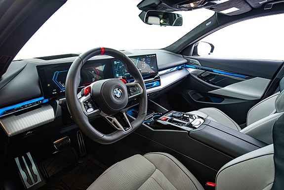 BMW M5 11 of 30