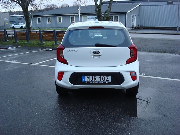 Kia Picanto 4 of 5