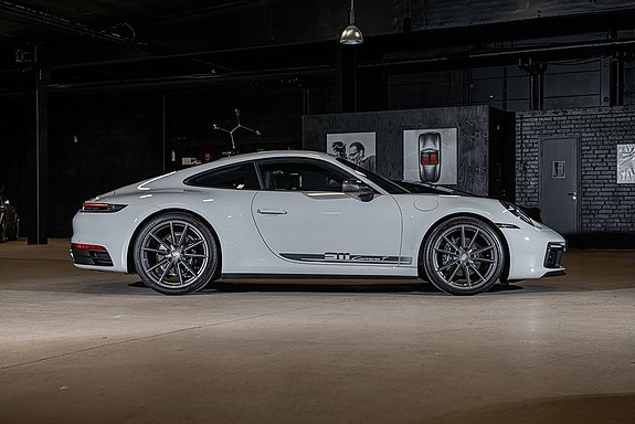 Porsche 911 Carrera T 5 of 5