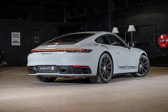 Porsche 911 Carrera T 4 of 5