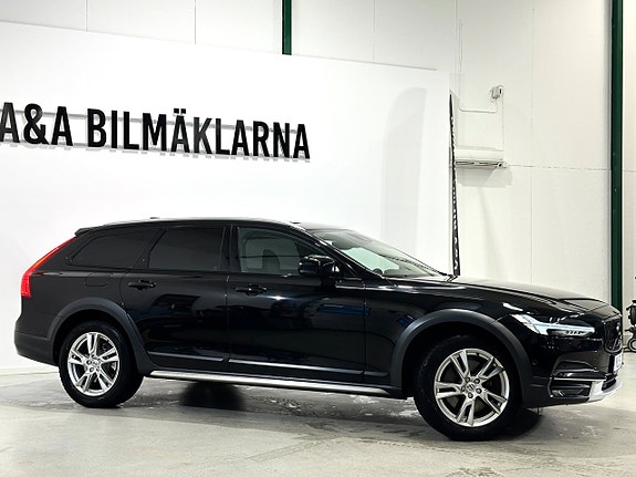 Volvo V90 Cross Country 3 of 5