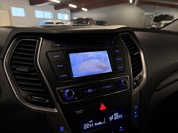 Hyundai Santa Fe 12 of 17