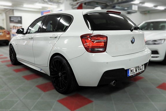 BMW 120 6 of 30