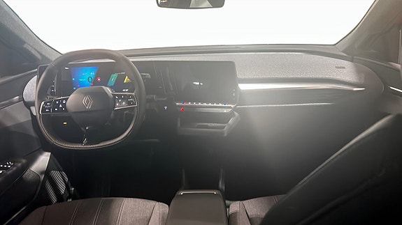 Renault Scenic E-Tech 4 of 9