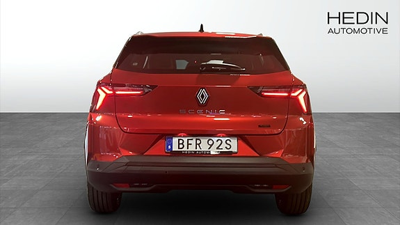 Renault Scenic E-Tech 7 of 9