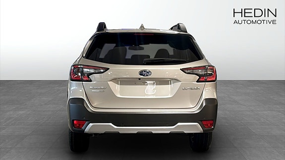 Subaru Outback 7 of 12