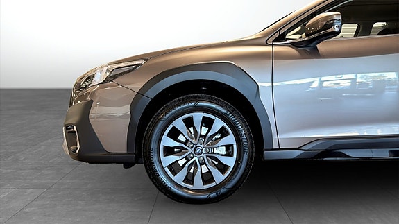Subaru Outback 9 of 12