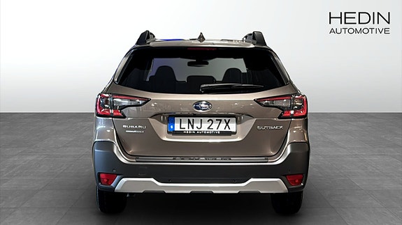 Subaru Outback 7 of 12