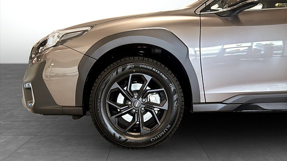 Subaru Outback 9 of 12
