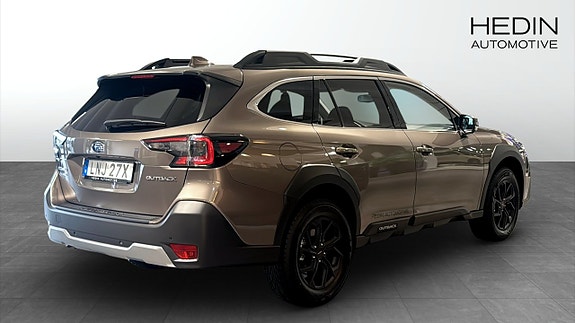 Subaru Outback 2 of 5