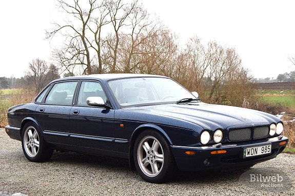 Jaguar XJR