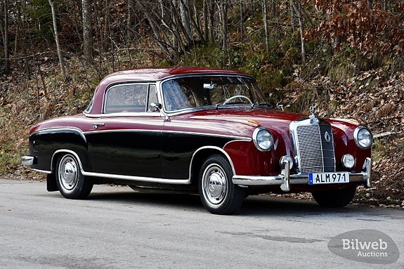 Mercedes-Benz 220 SE