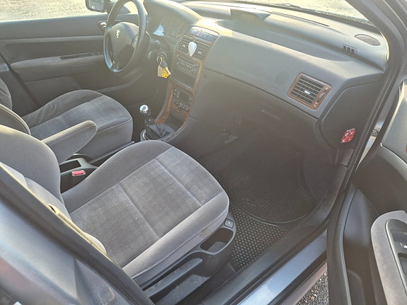 Peugeot 307 8 of 10