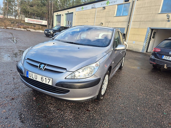 Peugeot 307 2 of 5