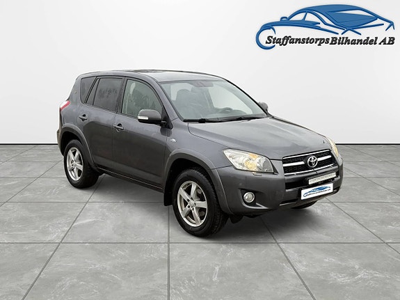 Toyota RAV4 3 of 5