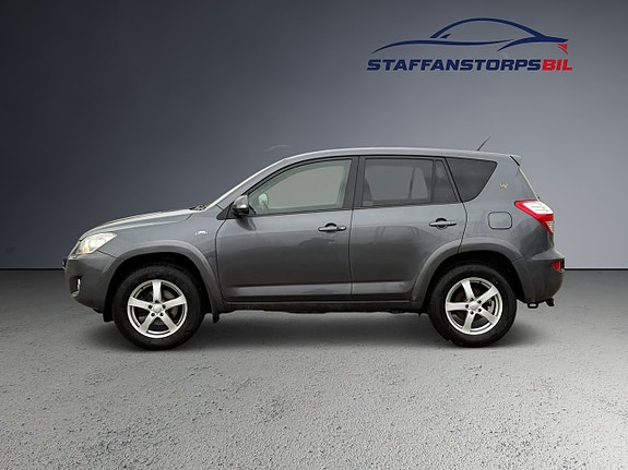 Toyota RAV4 6 of 9