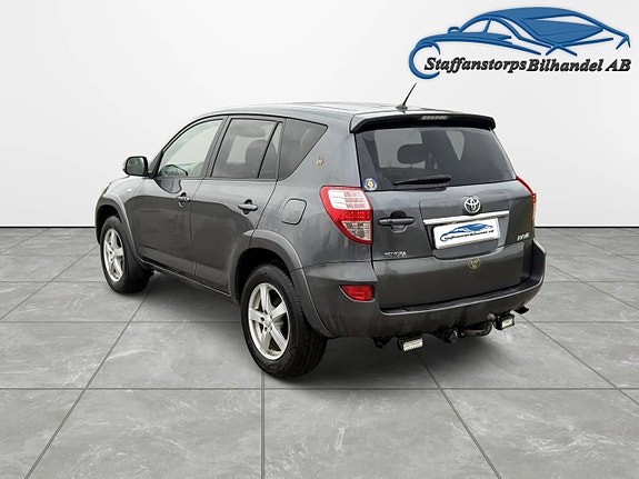 Toyota RAV4 5 of 5