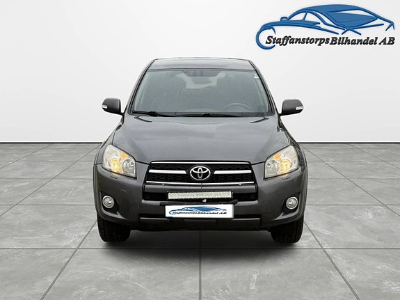 Toyota RAV4 2 of 5