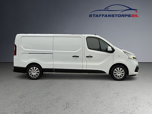 Renault Trafic 4 of 9