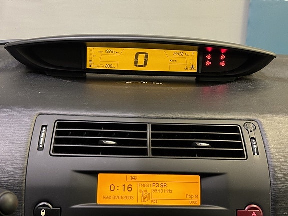 Citroen C4 14 of 16