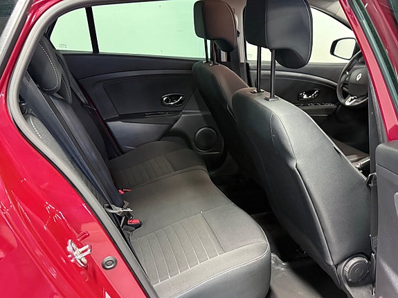 Renault Megane 12 of 18