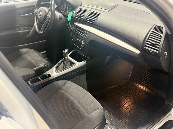 BMW 118i 11 of 12