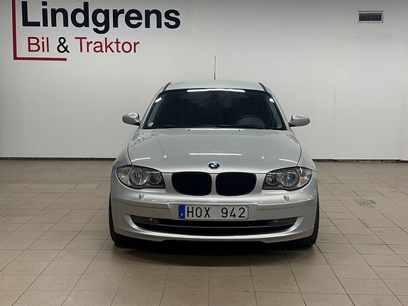 BMW 118i 7 of 12