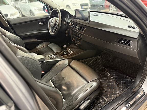 BMW 318 11 of 12