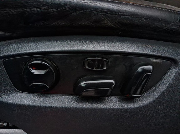 Volkswagen Touareg 13 of 18