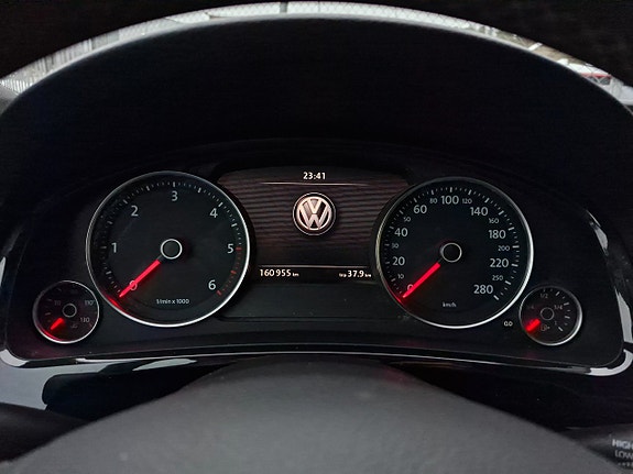 Volkswagen Touareg 14 of 18