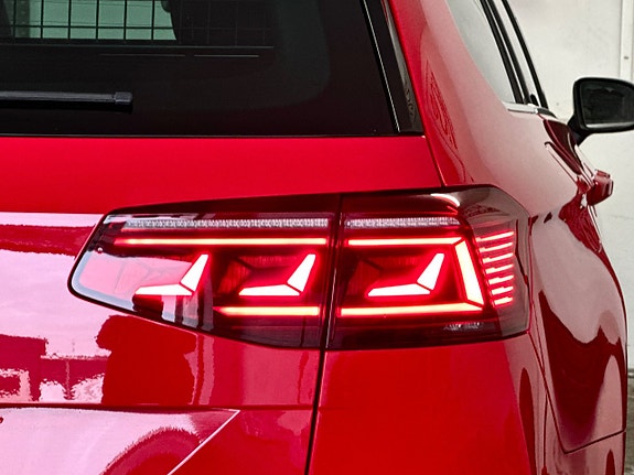 Volkswagen Passat 7 of 19
