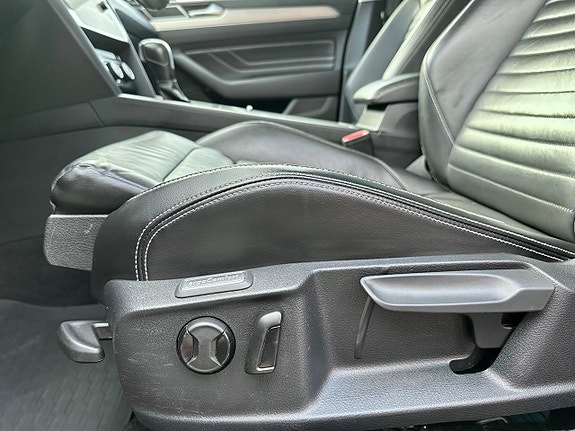 Volkswagen Passat 11 of 19