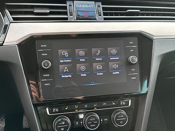 Volkswagen Passat 14 of 19