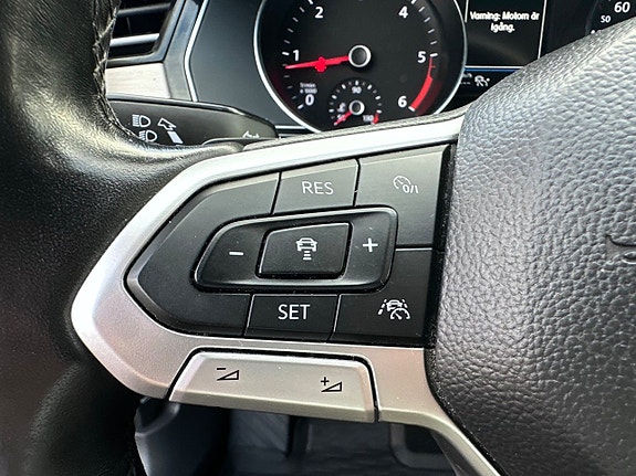 Volkswagen Passat 15 of 19